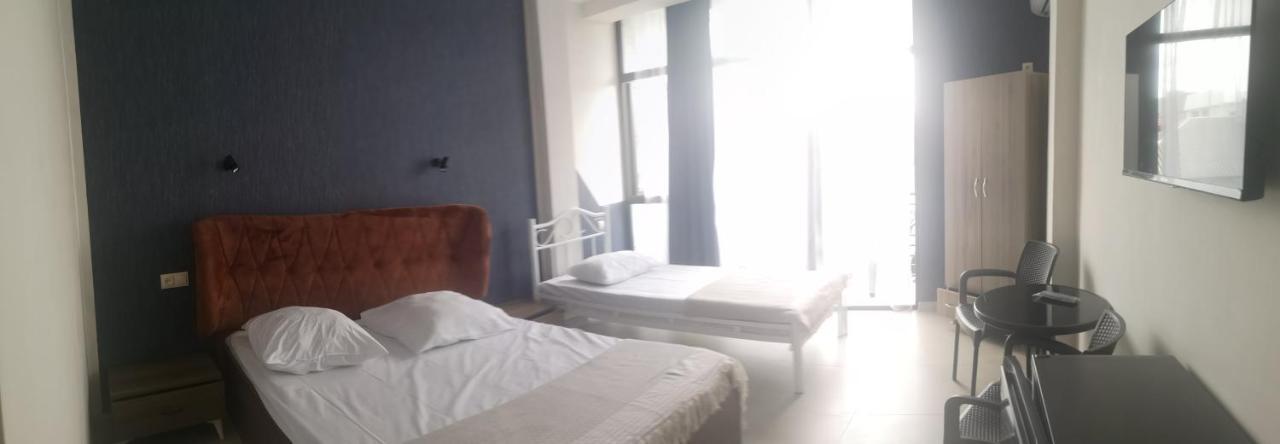 Solmar Guest House Kobuleti Esterno foto