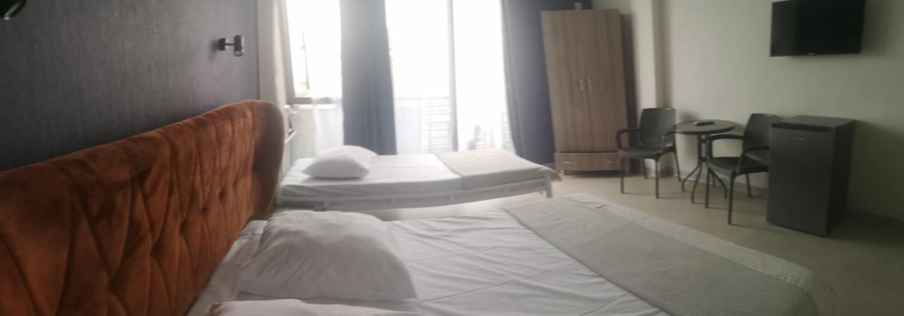 Solmar Guest House Kobuleti Esterno foto