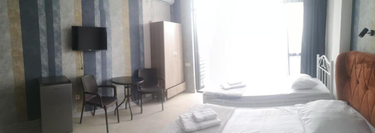 Solmar Guest House Kobuleti Esterno foto
