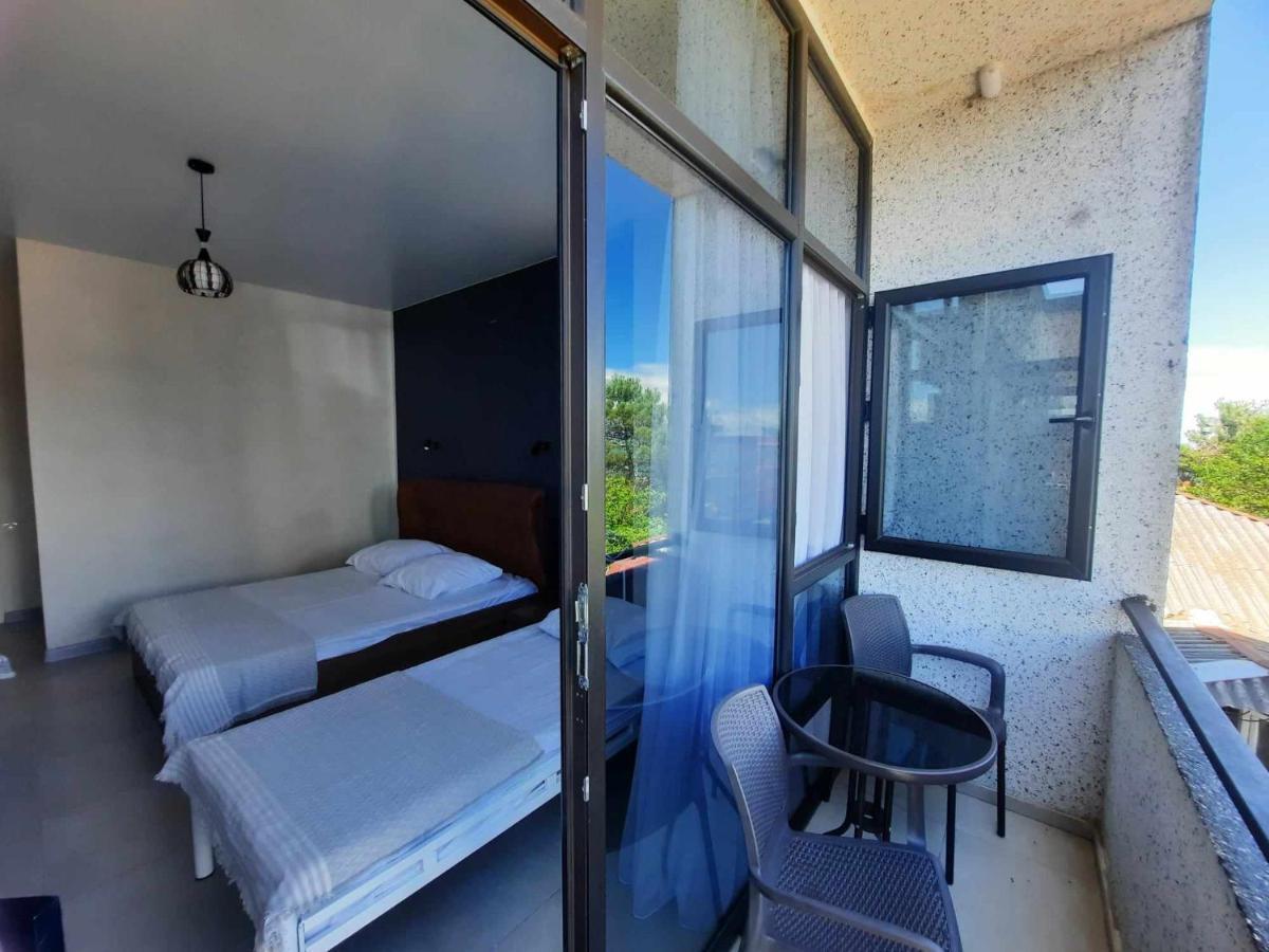 Solmar Guest House Kobuleti Esterno foto